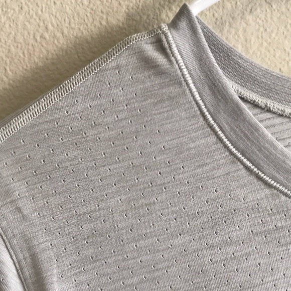 Metal vent tech surge shirt - Picture 5 of 5